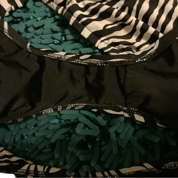 Ujena 84 Women’s NWOT Zebra Bikini. 2 Piece Bathing Suit/Swim Suit - Picture 6 of 6